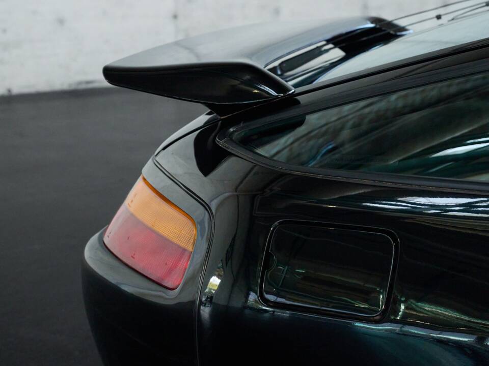 Afbeelding 25/50 van Porsche 928 S4 (1989)