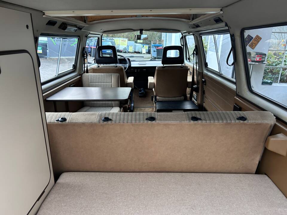 Image 23/34 de Volkswagen T3 Multivan 1.6 TD (1990)
