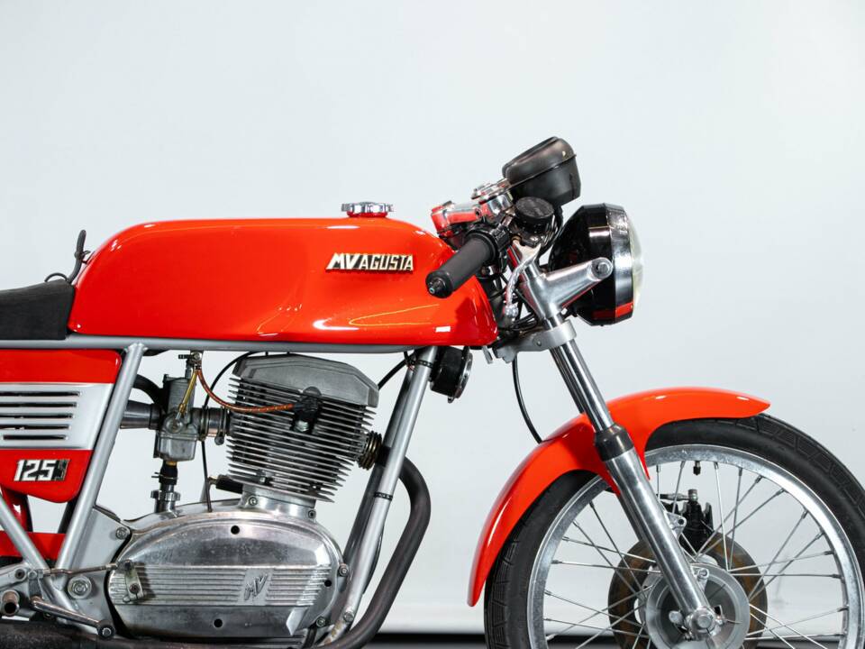 Image 15/50 of MV Agusta DUMMY (1980)