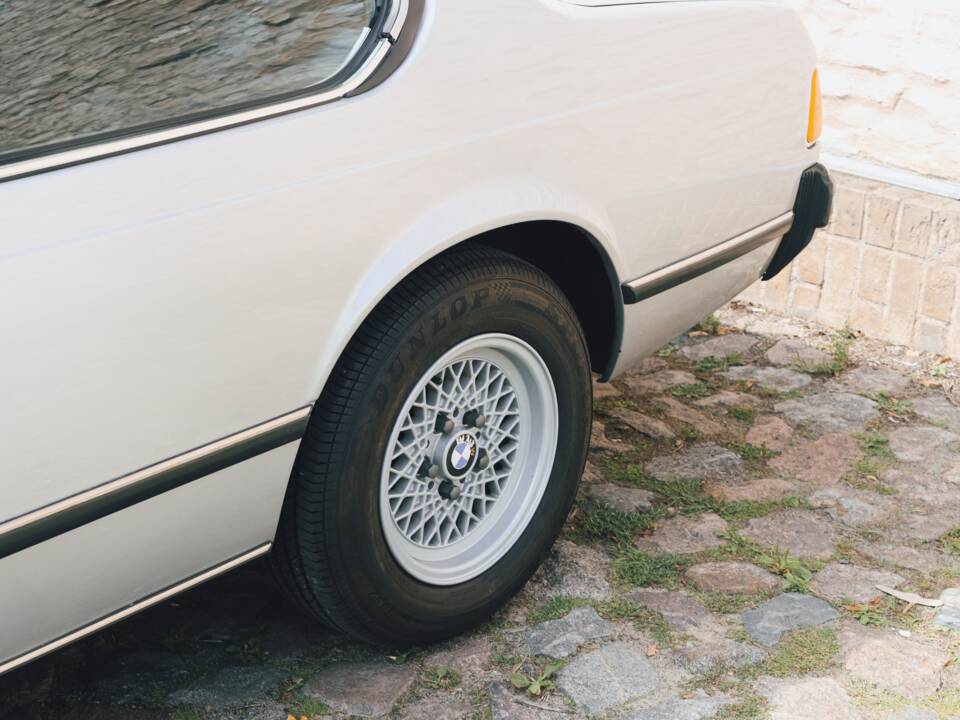 Bild 35/106 von BMW 633 CSi (1976)
