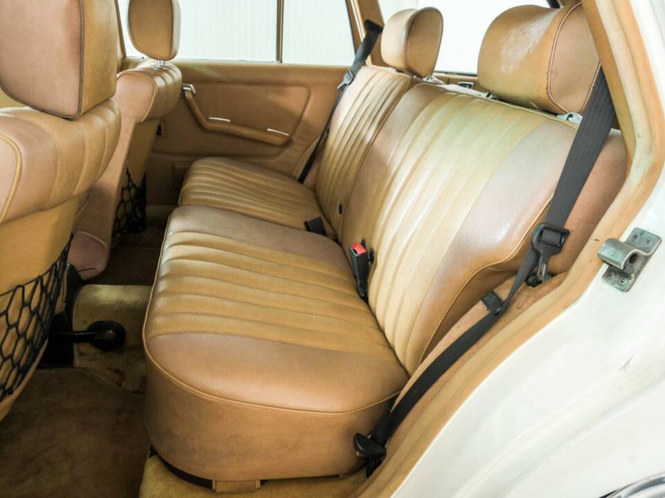 Bild 35/50 von Mercedes-Benz 300 D (1983)