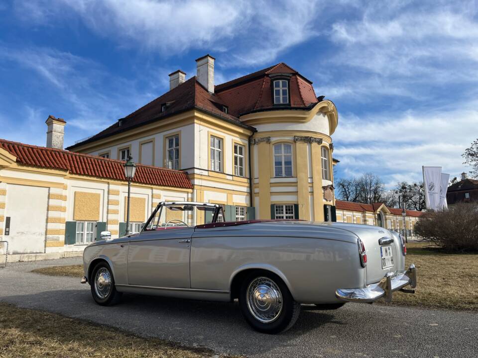 Immagine 35/87 di Peugeot 403 Cabriolet (1958)