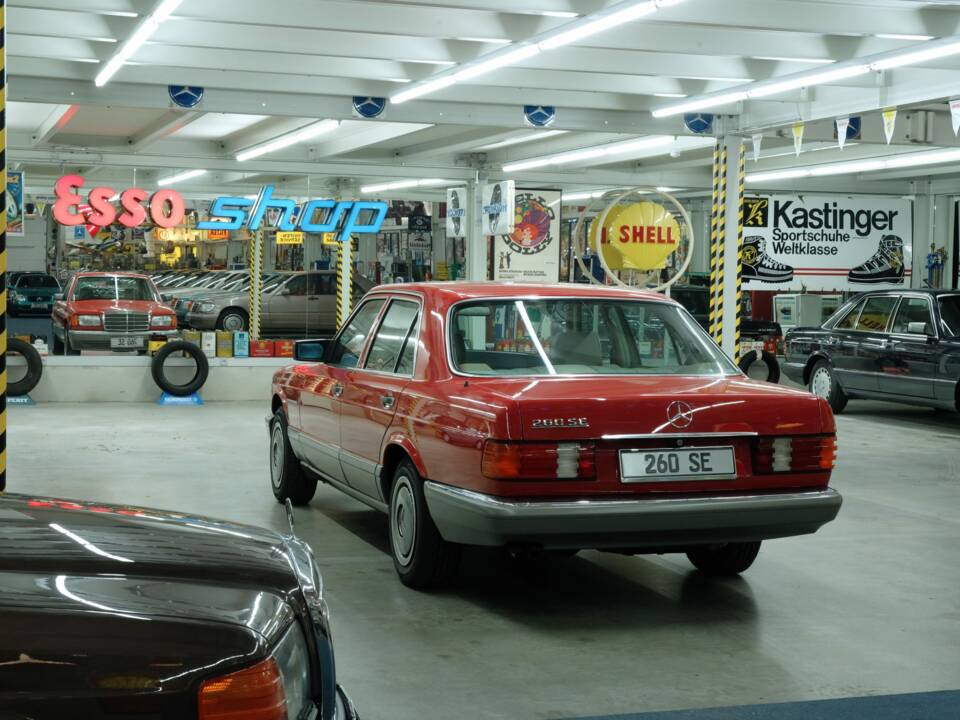 Bild 50/50 von Mercedes-Benz 260 SE (1986)