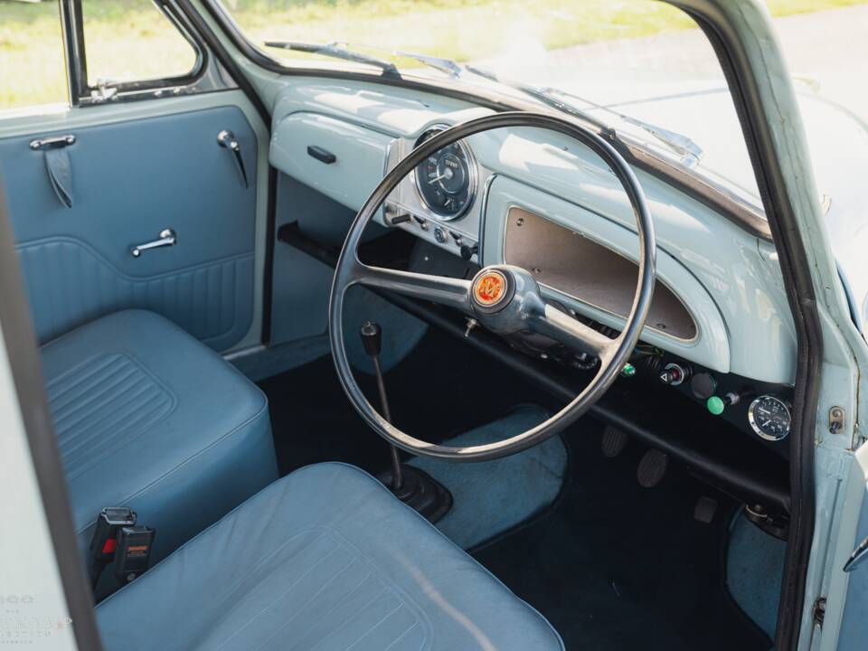 Immagine 14/17 di Morris Minor 1000 Traveller (1968)