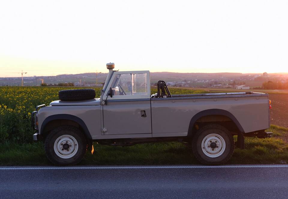 Image 24/30 de Land Rover 109 (1979)