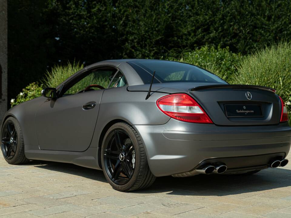 Image 17/50 de Mercedes-Benz SLK 55 AMG (2005)