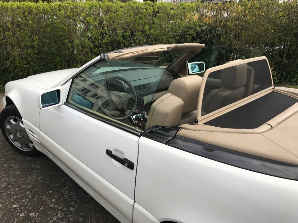 Afbeelding 7/8 van Mercedes-Benz SL 320 (1995)