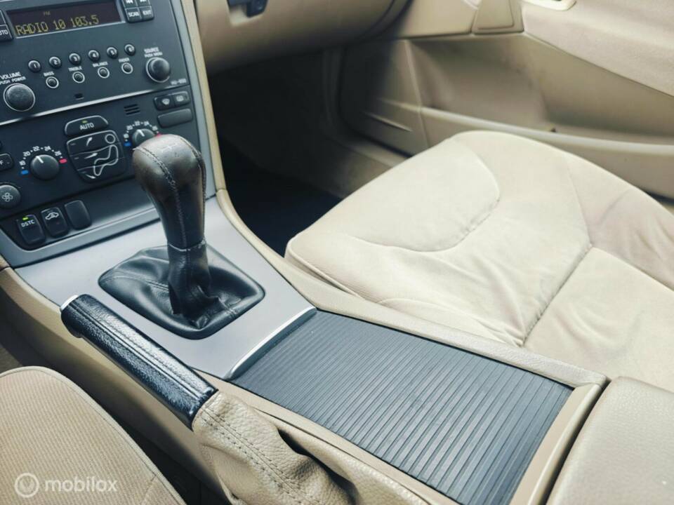 Imagen 26/40 de Volvo V 70 2.4 (2005)