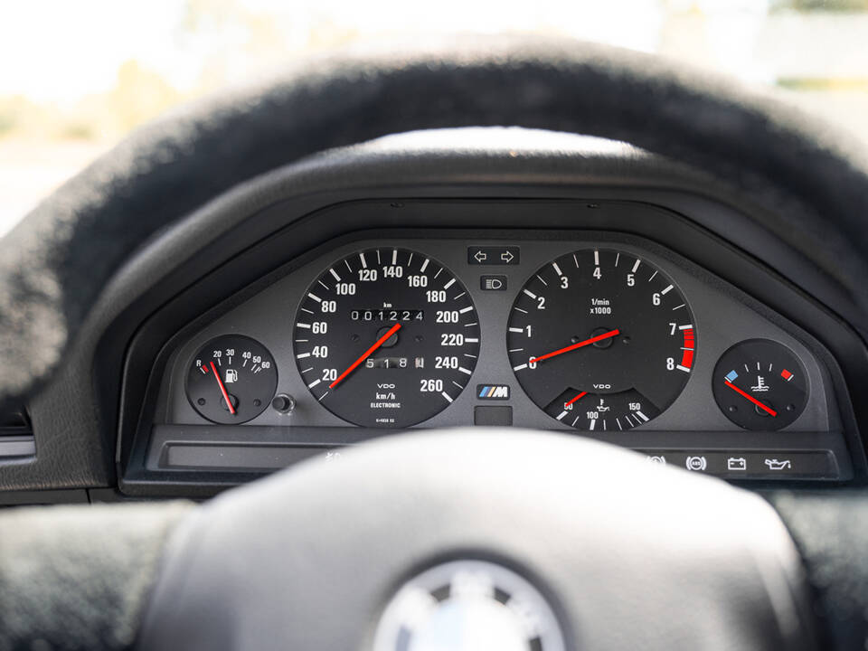 Image 62/91 de BMW M3 Sport Evo (1990)