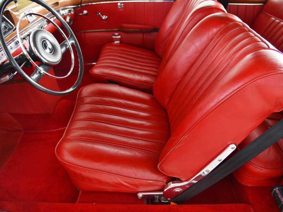 Bild 25/38 von Mercedes-Benz 220 SE (1960)