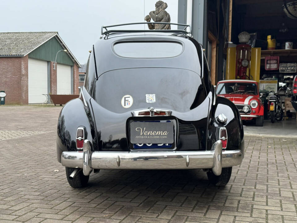 Image 6/22 of Peugeot 203 (1952)