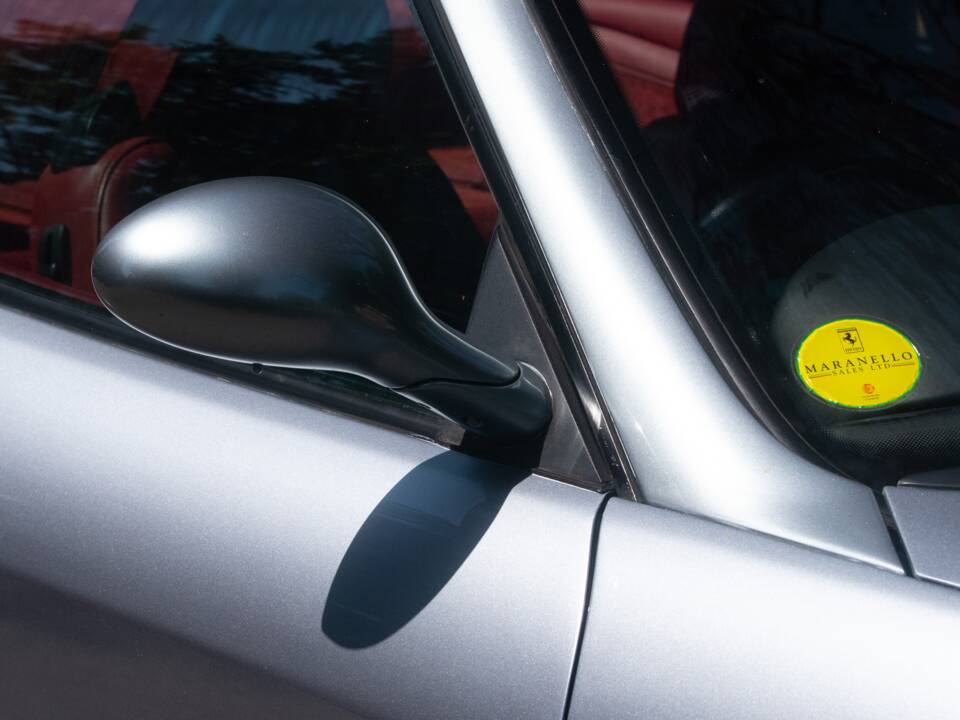 Image 18/37 of Ferrari 550 Maranello (2000)