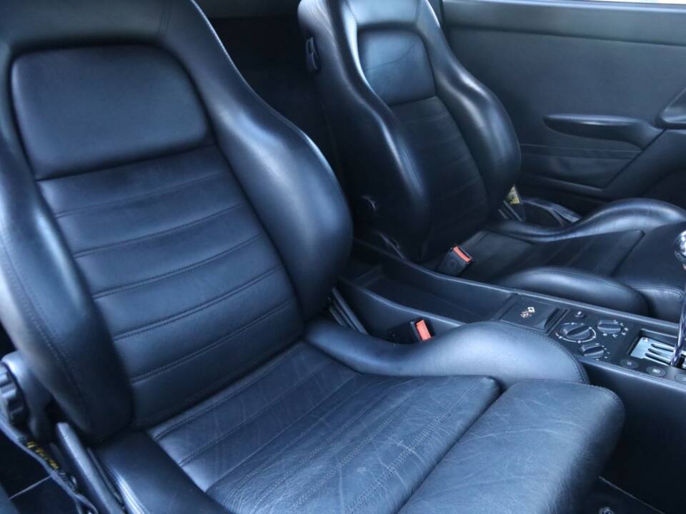 Bild 28/50 von Ferrari F 355 Berlinetta (1996)