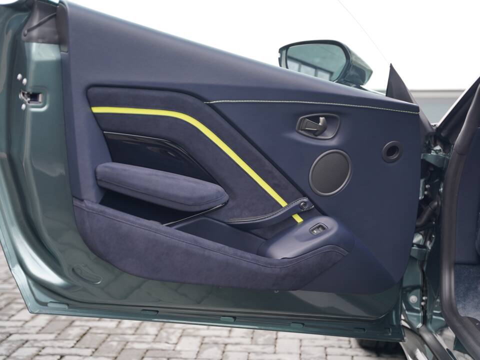 Bild 15/50 von Aston Martin V8 Vantage AMR (2020)