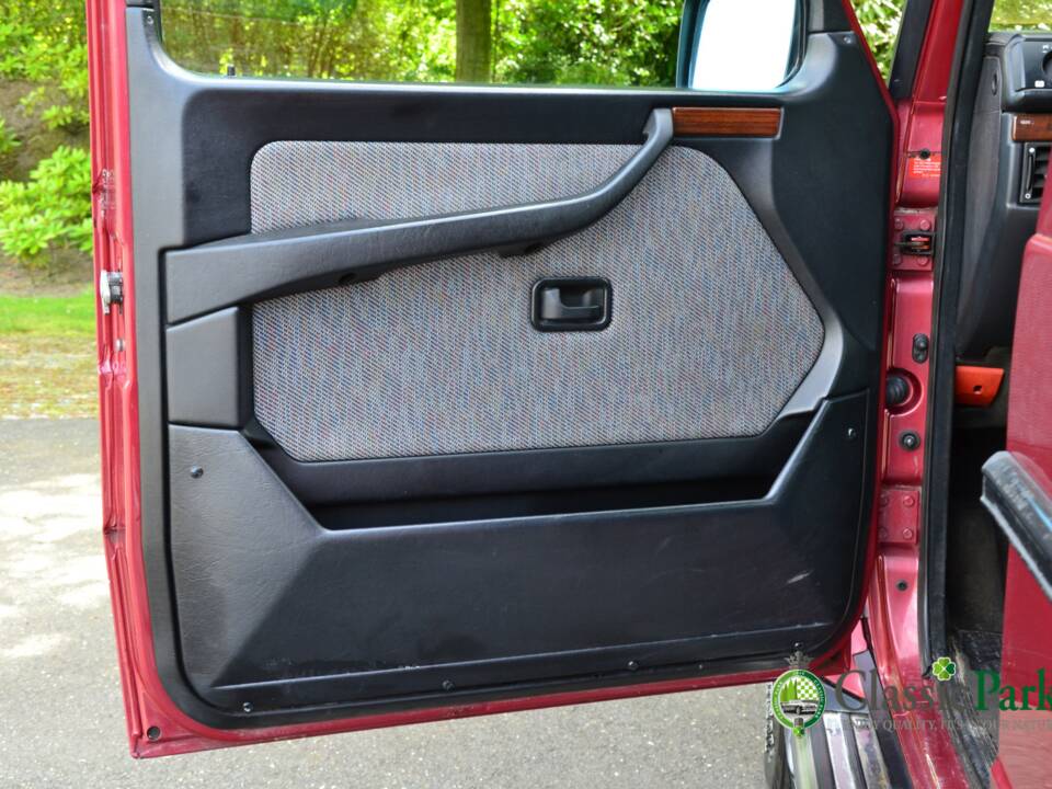 Image 9/49 de Mercedes-Benz 230 GE (SWB) (1993)