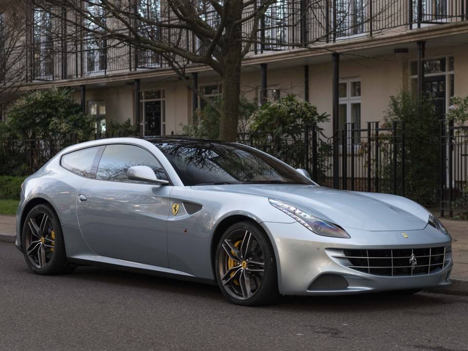 Image 2/32 of Ferrari FF (2015)