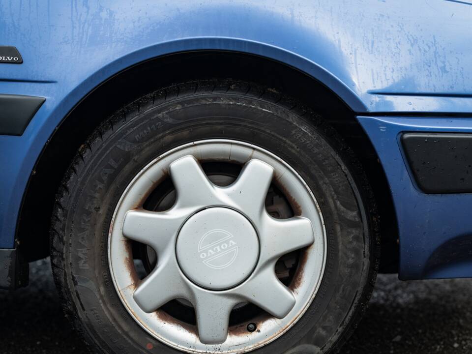 Immagine 14/50 di Volvo 440 Turbo (1992)