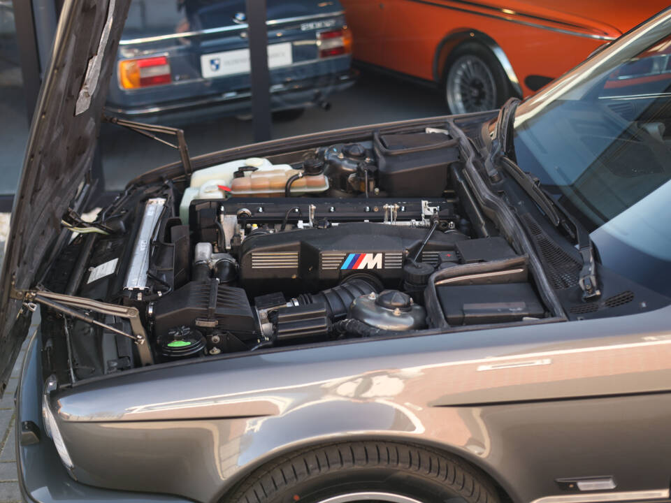 Image 26/97 de BMW M5 (1989)