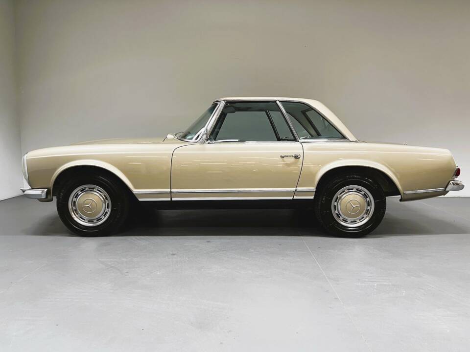 Image 4/26 de Mercedes-Benz 250 SL (1967)