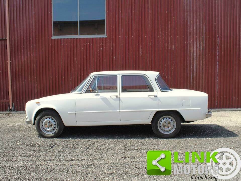 Image 2/10 de Alfa Romeo Giulia 1300 Super (1978)