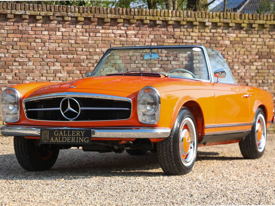 Image 41/50 of Mercedes-Benz 230 SL (1964)
