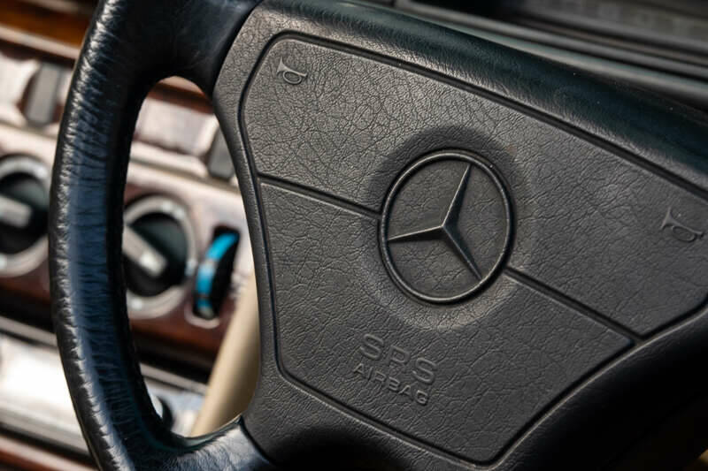 Imagen 46/50 de Mercedes-Benz E 320 (1994)