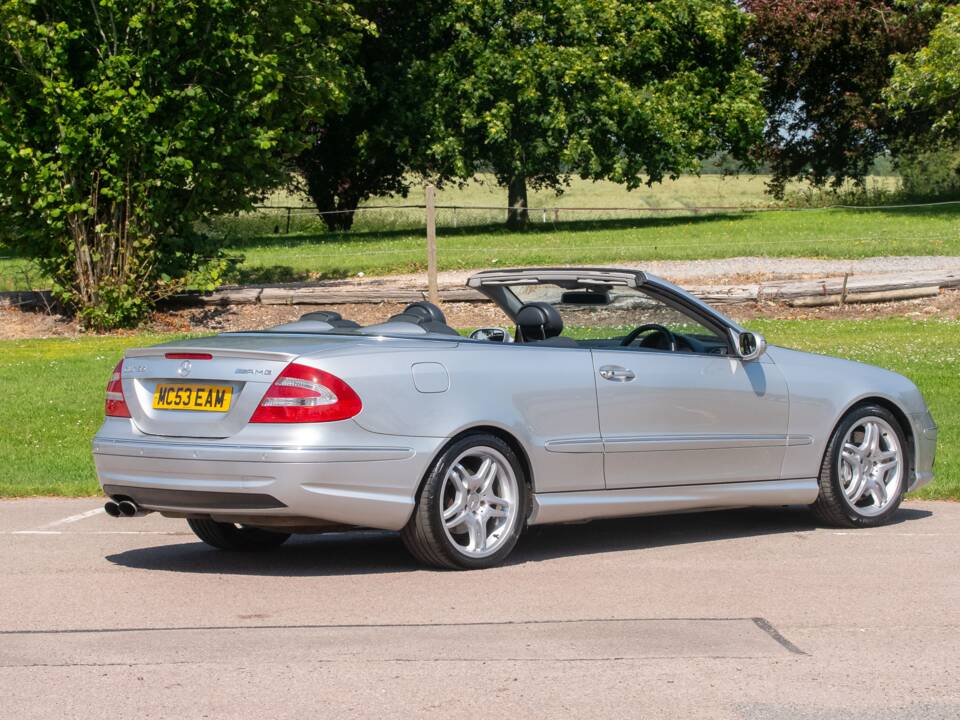 Image 23/50 of Mercedes-Benz CLK 55 AMG (2003)