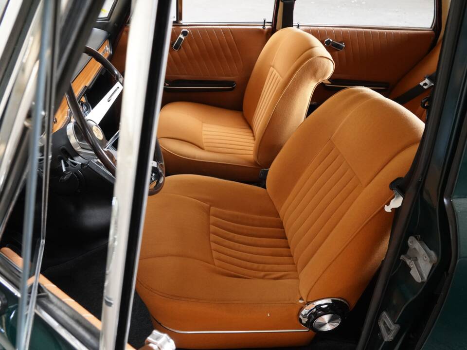 Image 17/83 of Alfa Romeo 1750 Berlina (1970)