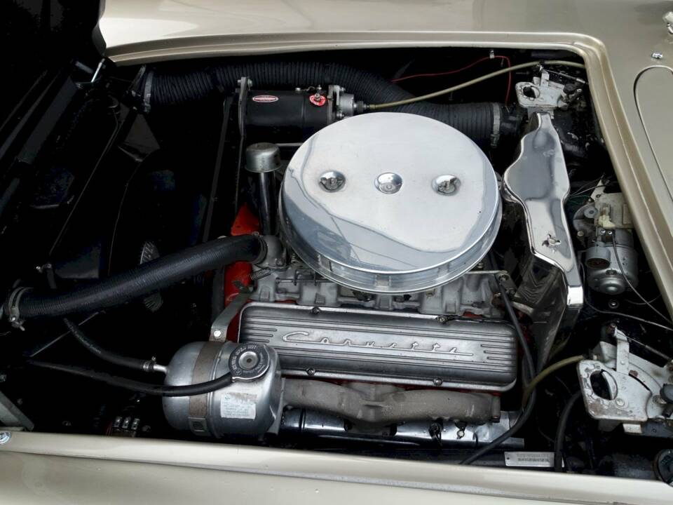 Image 21/33 of Chevrolet Corvette (1961)