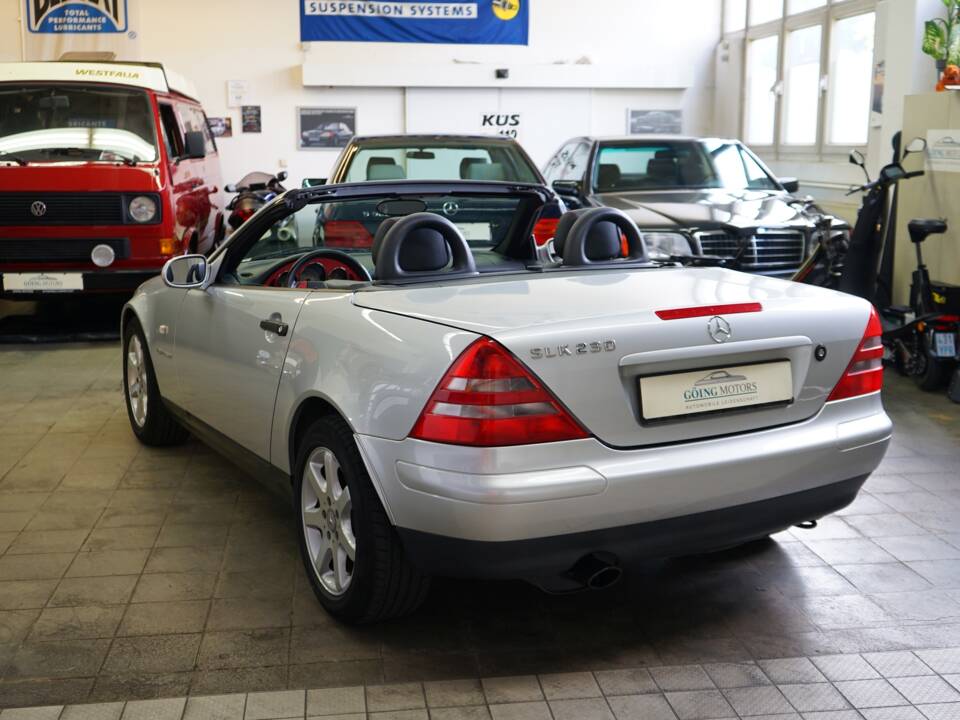 Bild 13/40 von Mercedes-Benz SLK 230 Kompressor (1999)