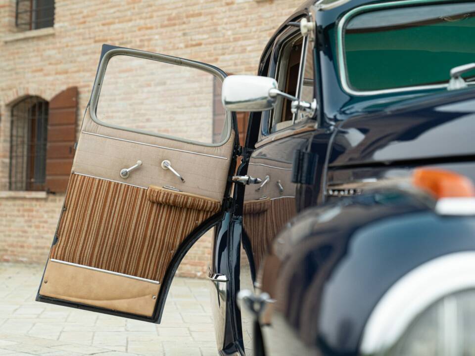 Bild 44/50 von Opel Kapitän (1951)