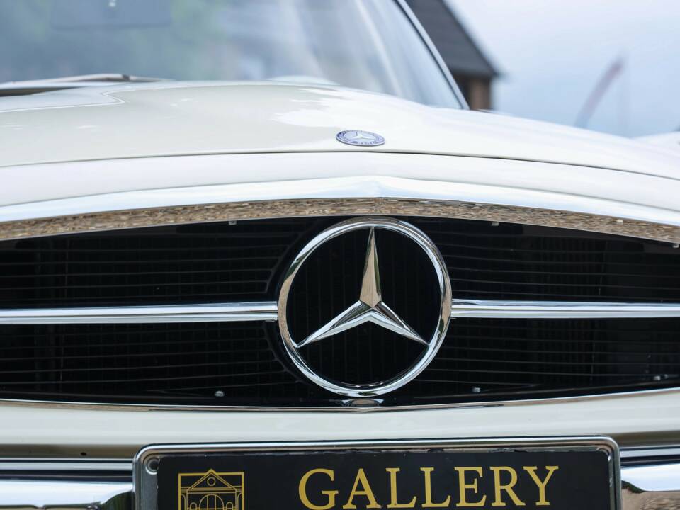 Image 28/50 de Mercedes-Benz 280 SL (1971)