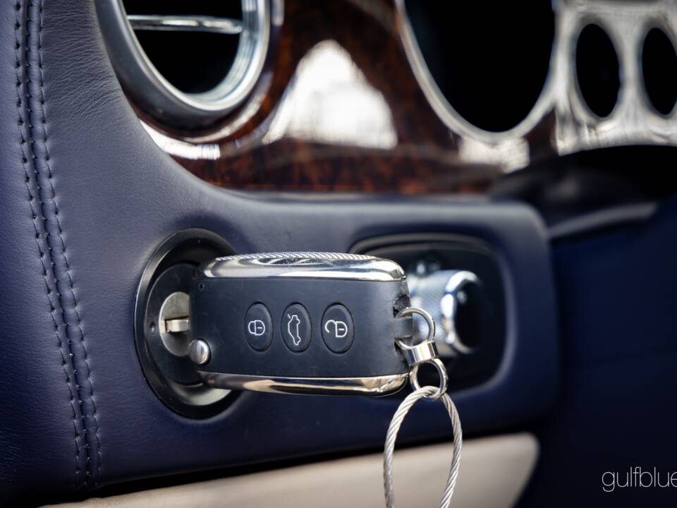 Image 30/75 of Bentley Continental GT (2004)