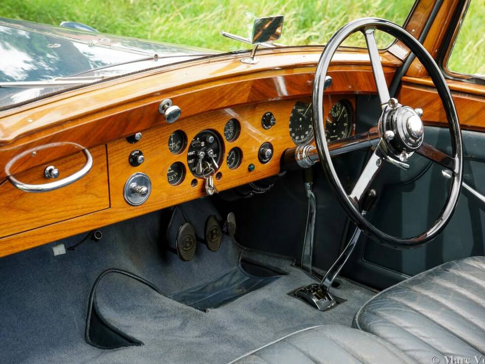 Image 22/59 of Bentley 4 1/4 Litre (1936)