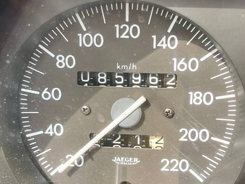 Bild 23/23 von Alfa Romeo 2.0 Spider (1991)