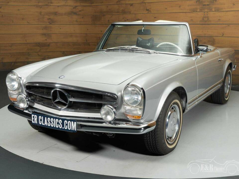 Image 4/19 de Mercedes-Benz 280 SL (1968)