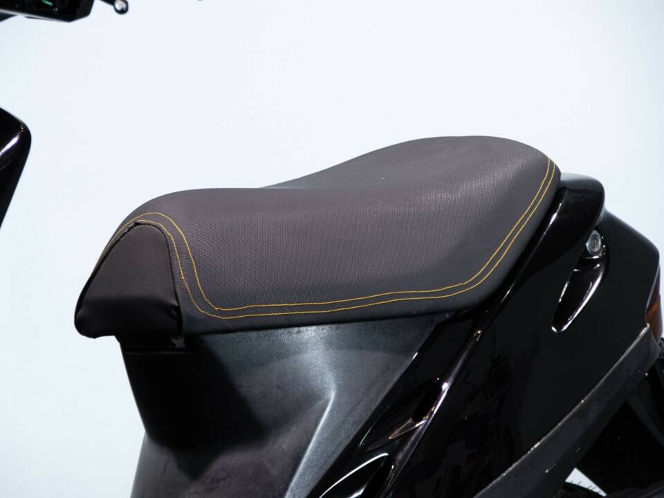 Image 21/50 of Honda DIO ZX (1993)