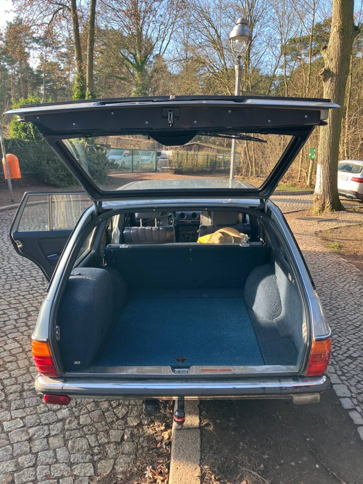 Image 13/13 de Mercedes-Benz 230 T (1980)