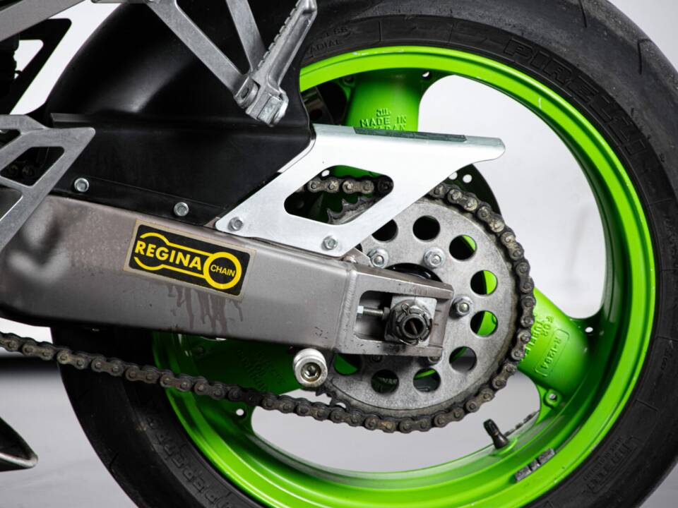 Image 21/49 of Kawasaki ZX-R 750 (1994)