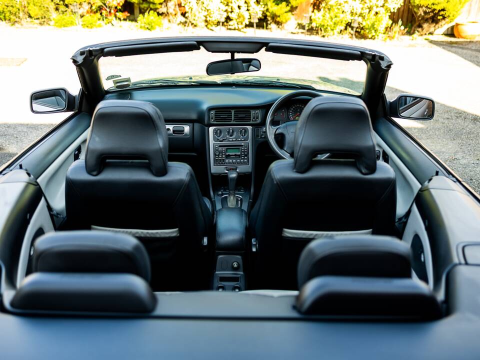 Image 44/48 of Volvo C70 2.0 T (2001)