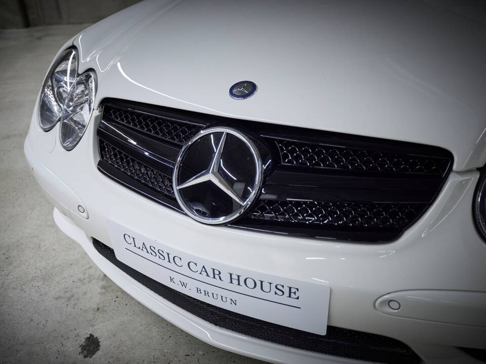Image 40/99 de Mercedes-Benz SL 55 AMG (2005)