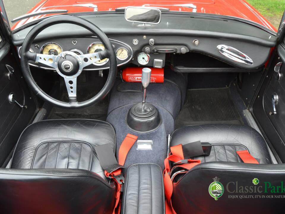Image 29/50 of Austin-Healey 3000 Mk II (BJ7) (1962)