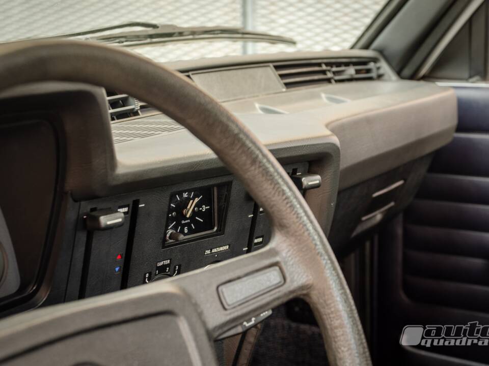 Image 9/22 of BMW 323i (1980)