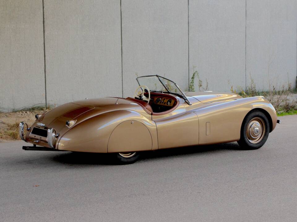 Image 3/12 of Jaguar XK 120 OTS (1952)