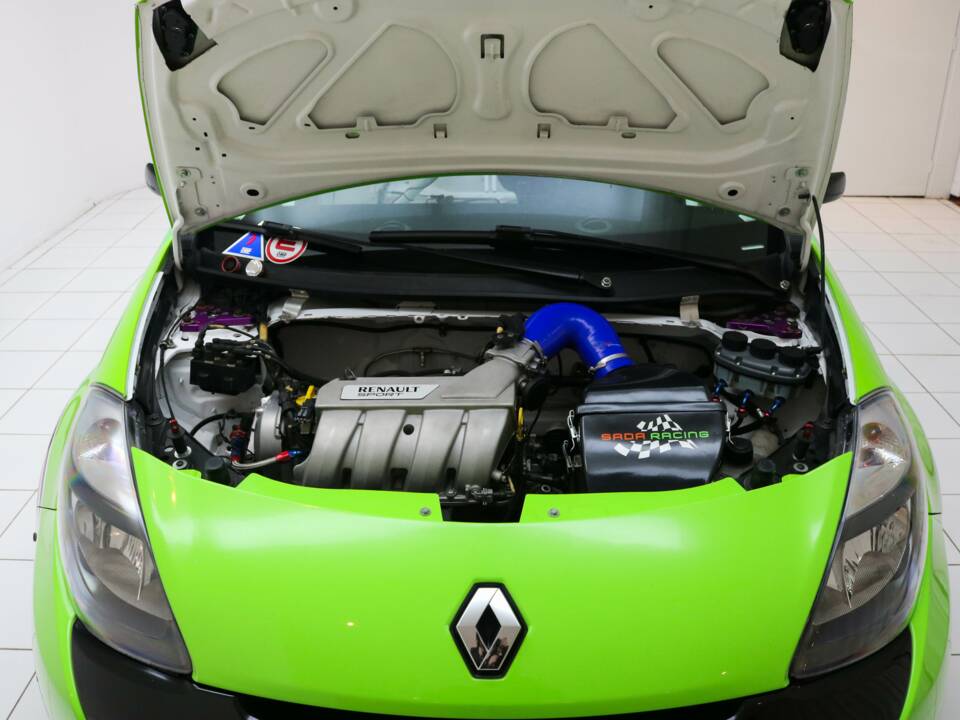 Afbeelding 11/17 van Renault Clio II 2.0 RS Cup (2007)