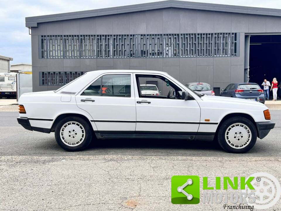 Image 8/10 de Mercedes-Benz 190 (1987)