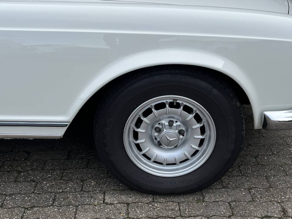 Image 91/100 of Mercedes-Benz 280 SL (1970)