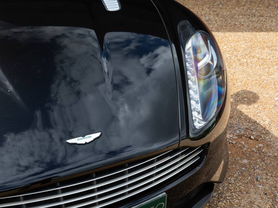 Image 25/94 of Aston Martin DB 9 (2014)