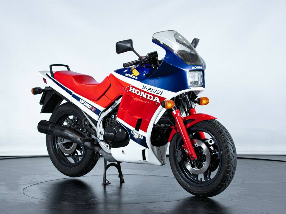 Immagine 4/50 di Honda VF 500 F (1986)