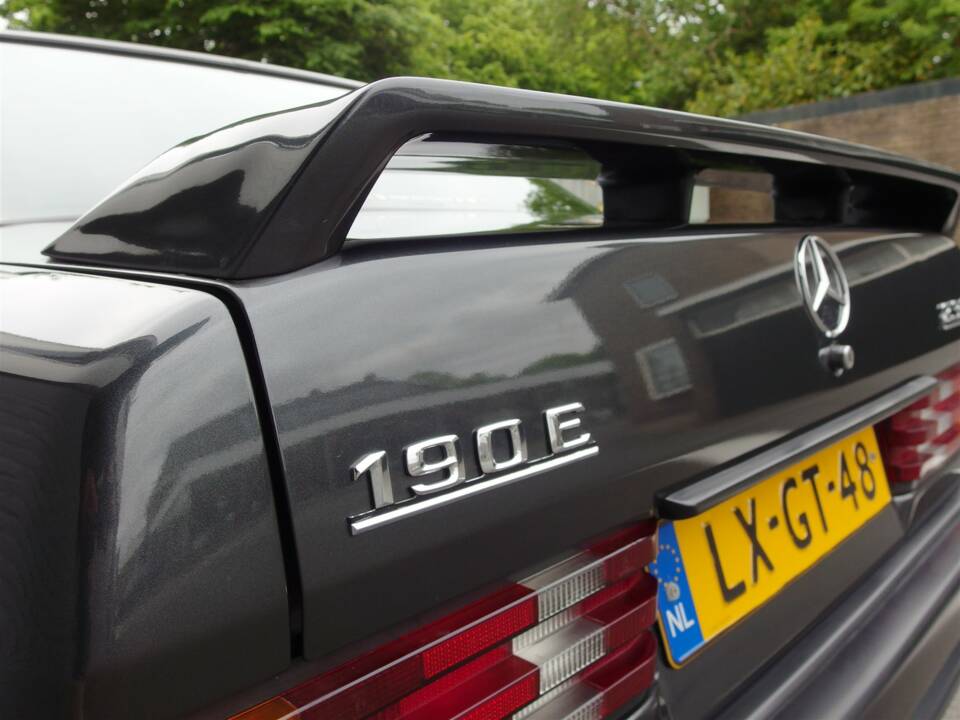 Immagine 15/98 di Mercedes-Benz 190 E 2.3-16 (1985)